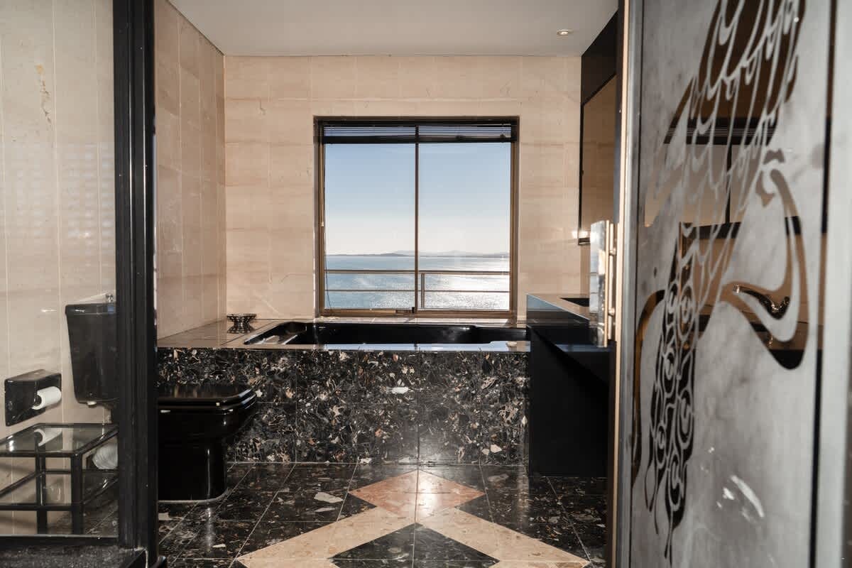 Gordon's Bay Villa with Sea and Mountain Views image no 28 of 38