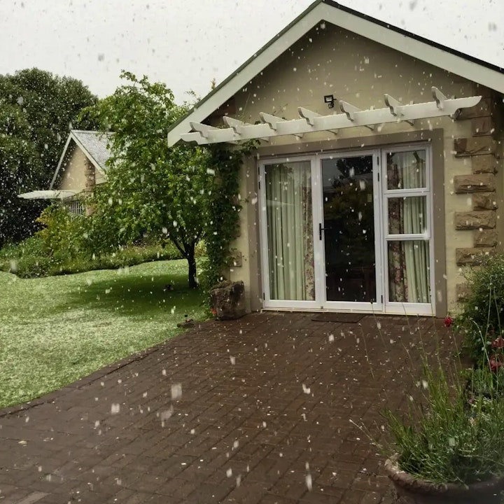 Drakensberg Accommodation at Oak Leaves Cottage | Viya