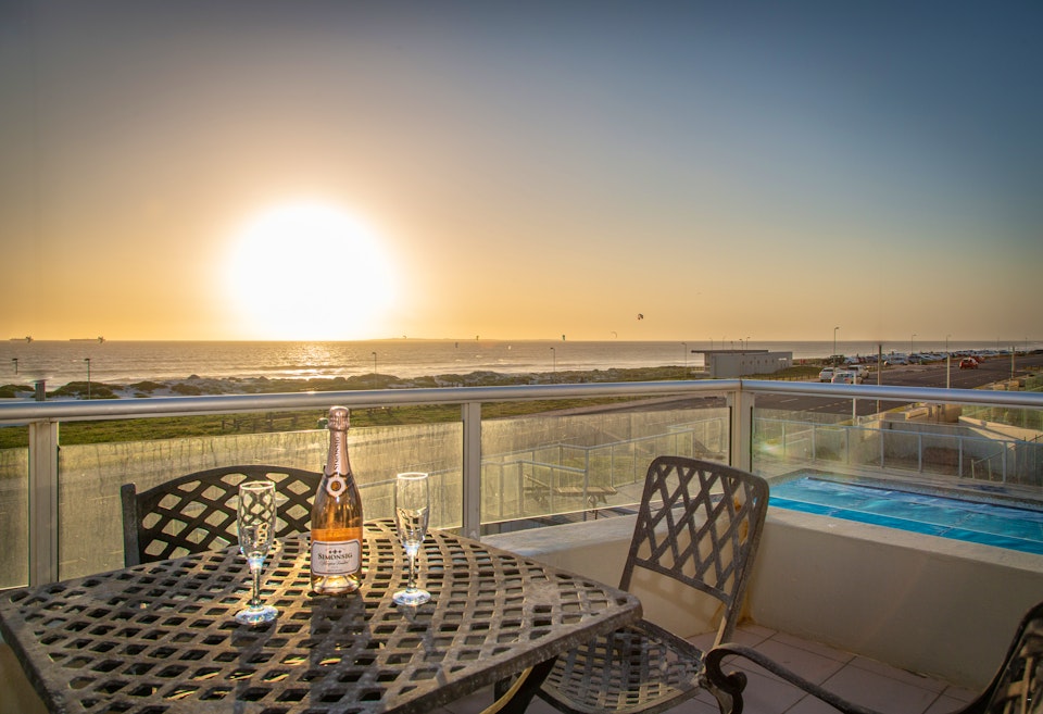 Bloubergstrand Accommodation at  | Viya