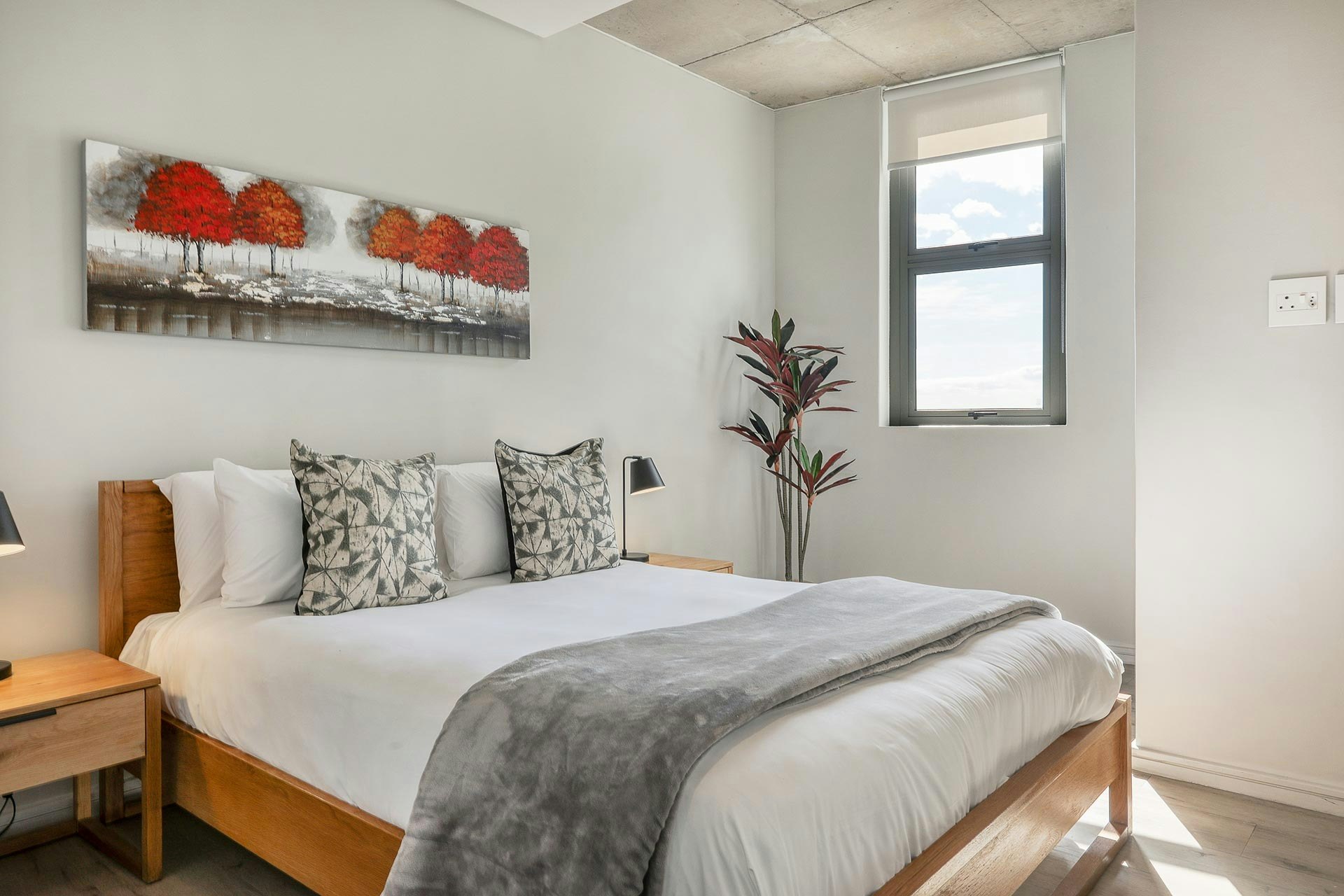 604 Luxury City View image no 9 of 16