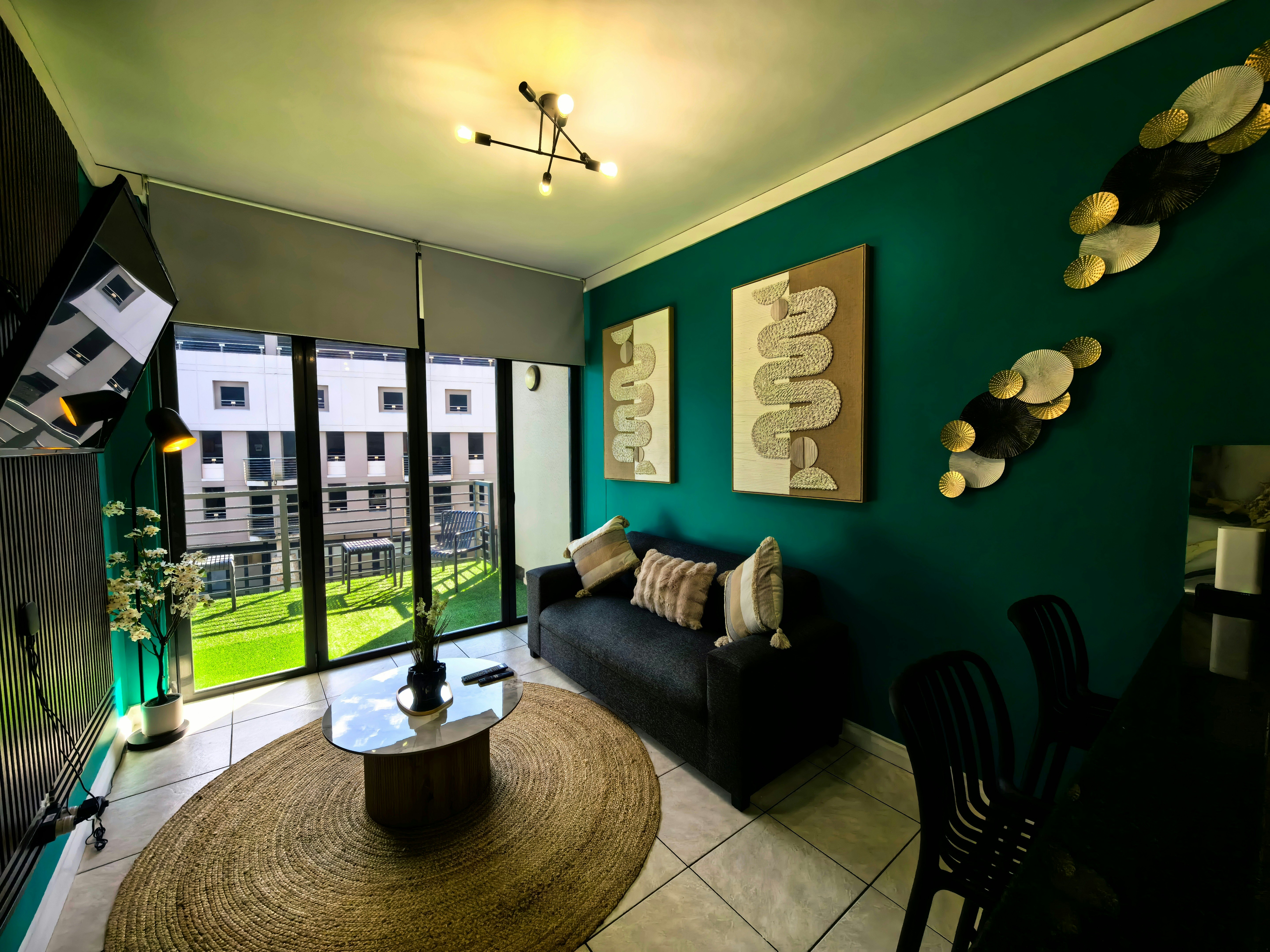 Stunning Lake View Apartment image no 6 of 27