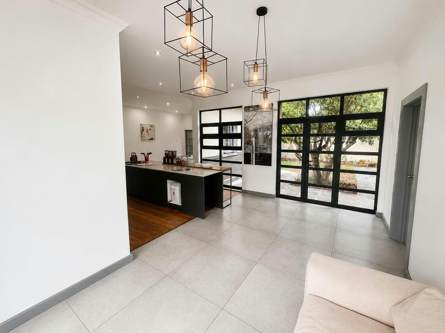Salisbury House by 306 Accommodations image no 1 of 7