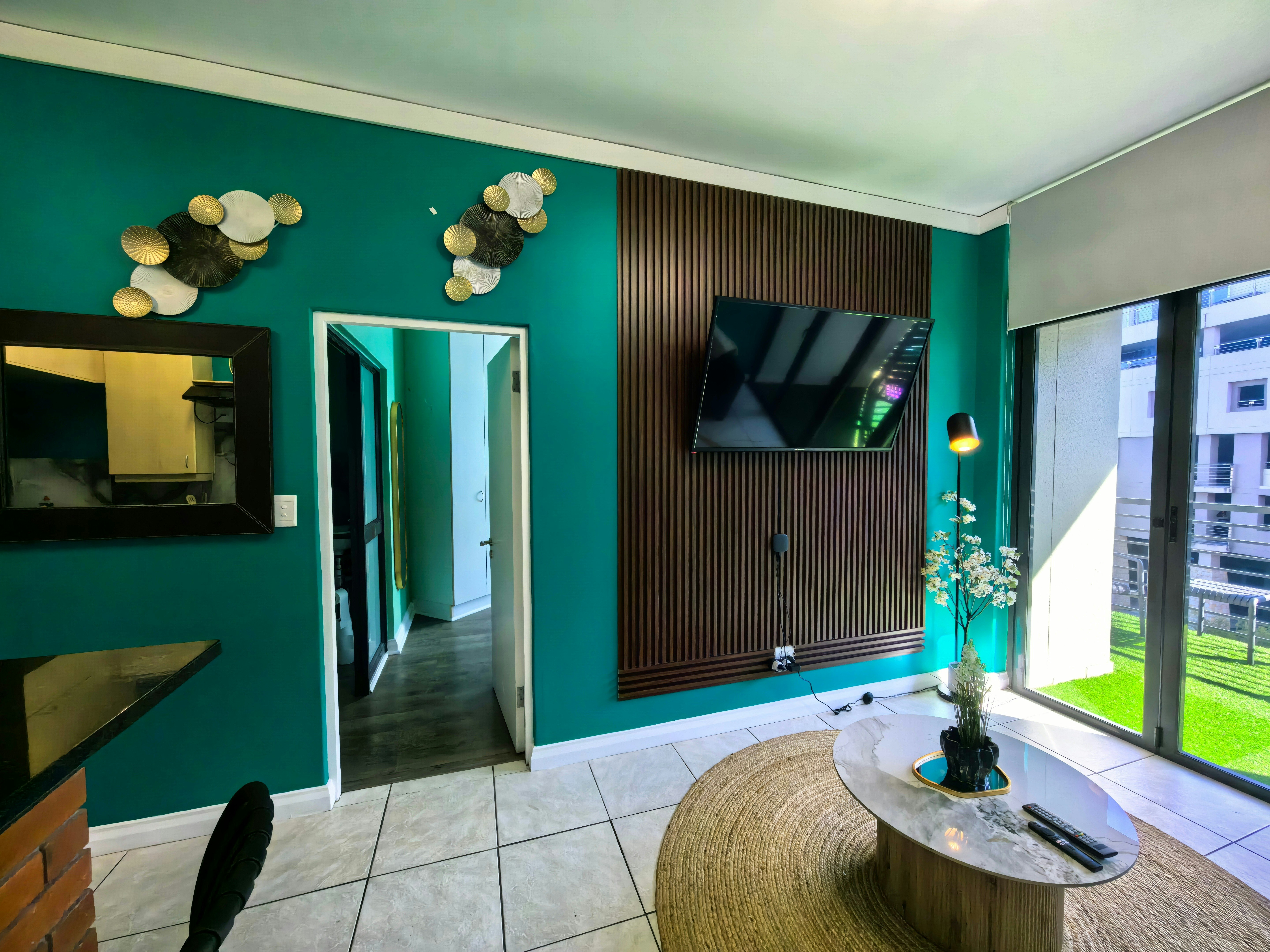 Stunning Lake View Apartment image no 14 of 27