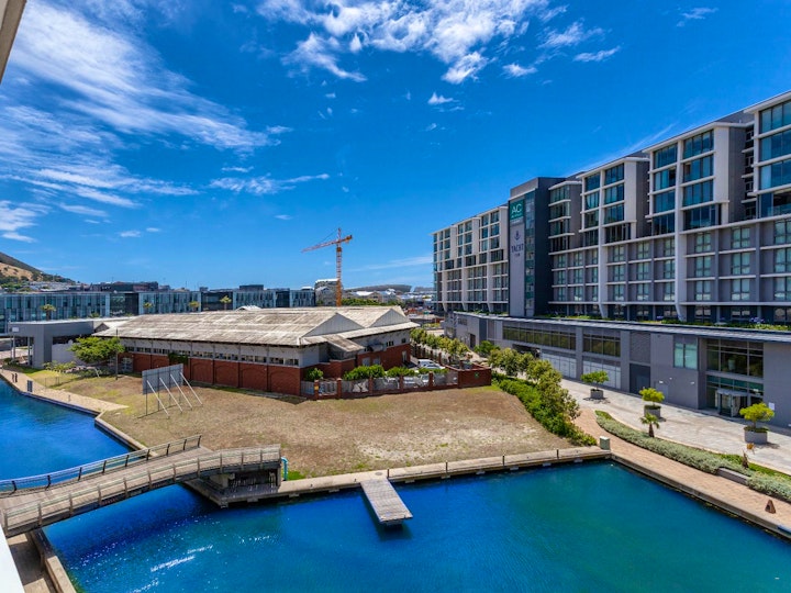 Cape Town Accommodation at 506 Canal Quays | Viya