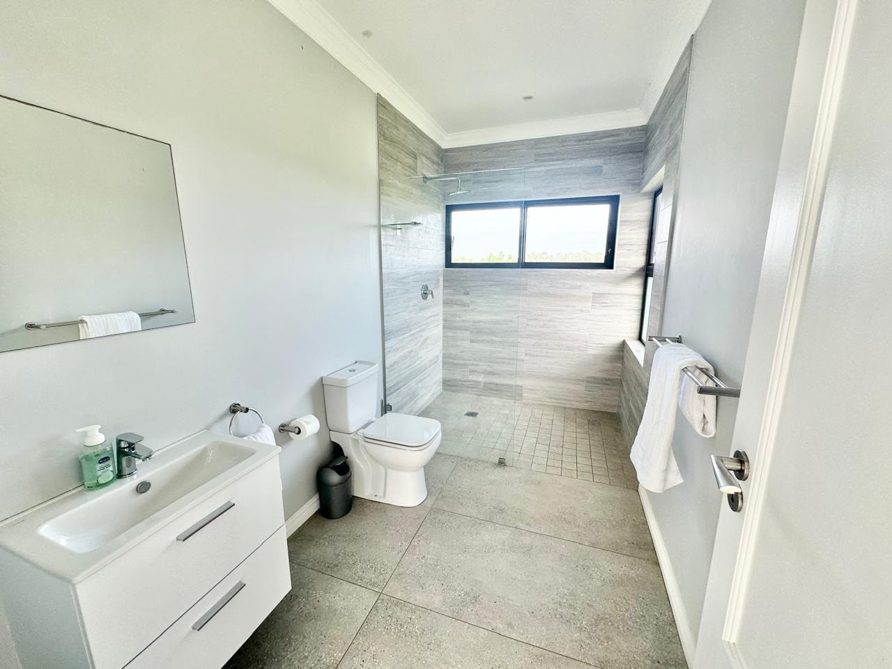 Cussonia Way Paradise HL1463: image no 23 of 37