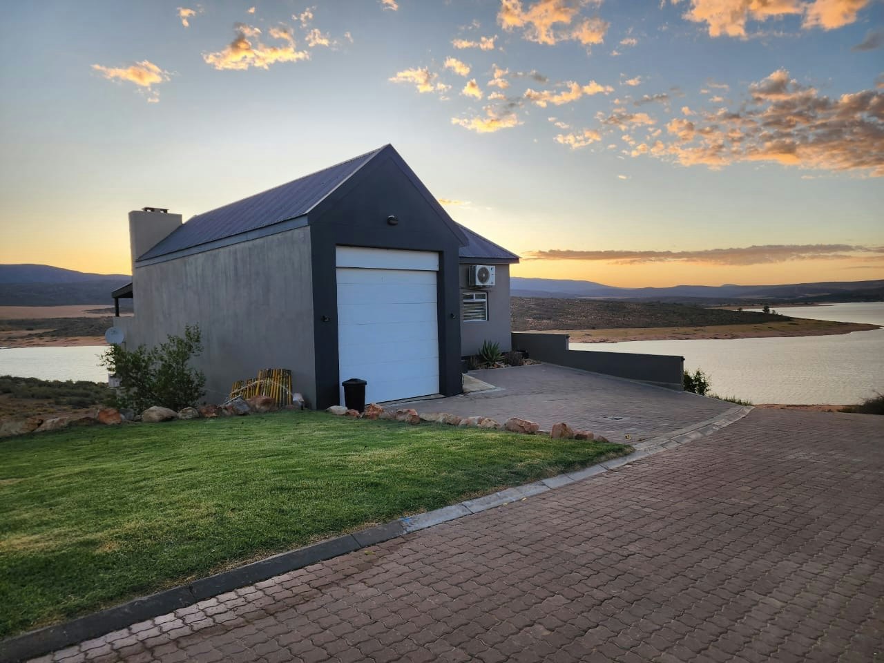 Clanwilliam Waterfront Accommodation | LekkeSlaap