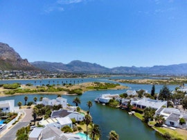 Southern Suburbs Accommodation at Vlei Cove Guest House | Viya