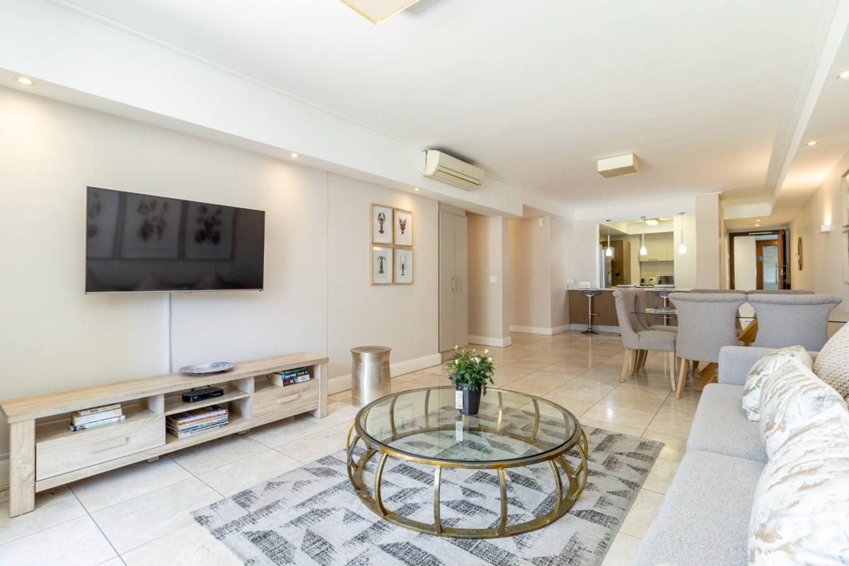 Canal Quays 2 Bed Apartment image no 14 of 20