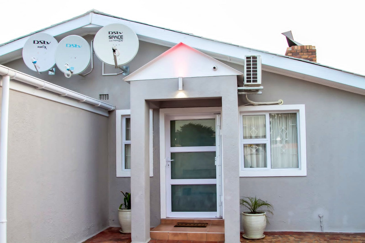 Northern Suburbs Accommodation at  | Viya