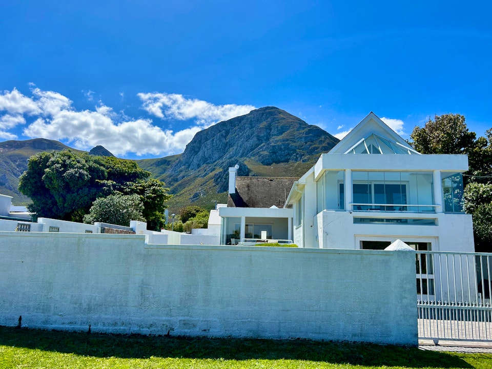 Hermanus Accommodation at  | Viya