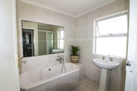 Bloubergstrand Accommodation at Cozy Family Winter Getaway | Viya