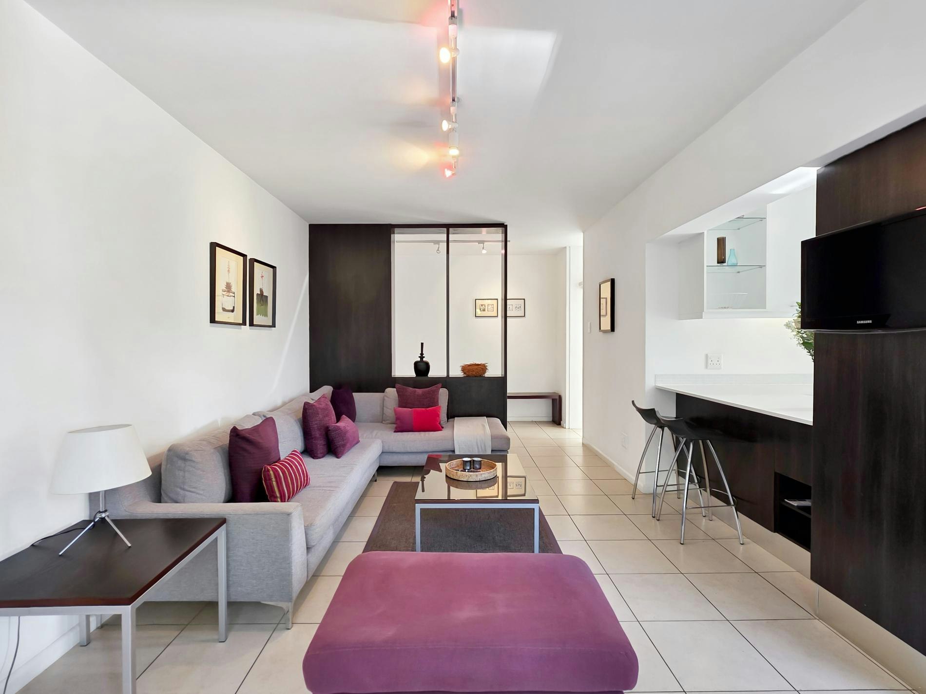 St Martini Gardens Balcony Apartment image no 6 of 41