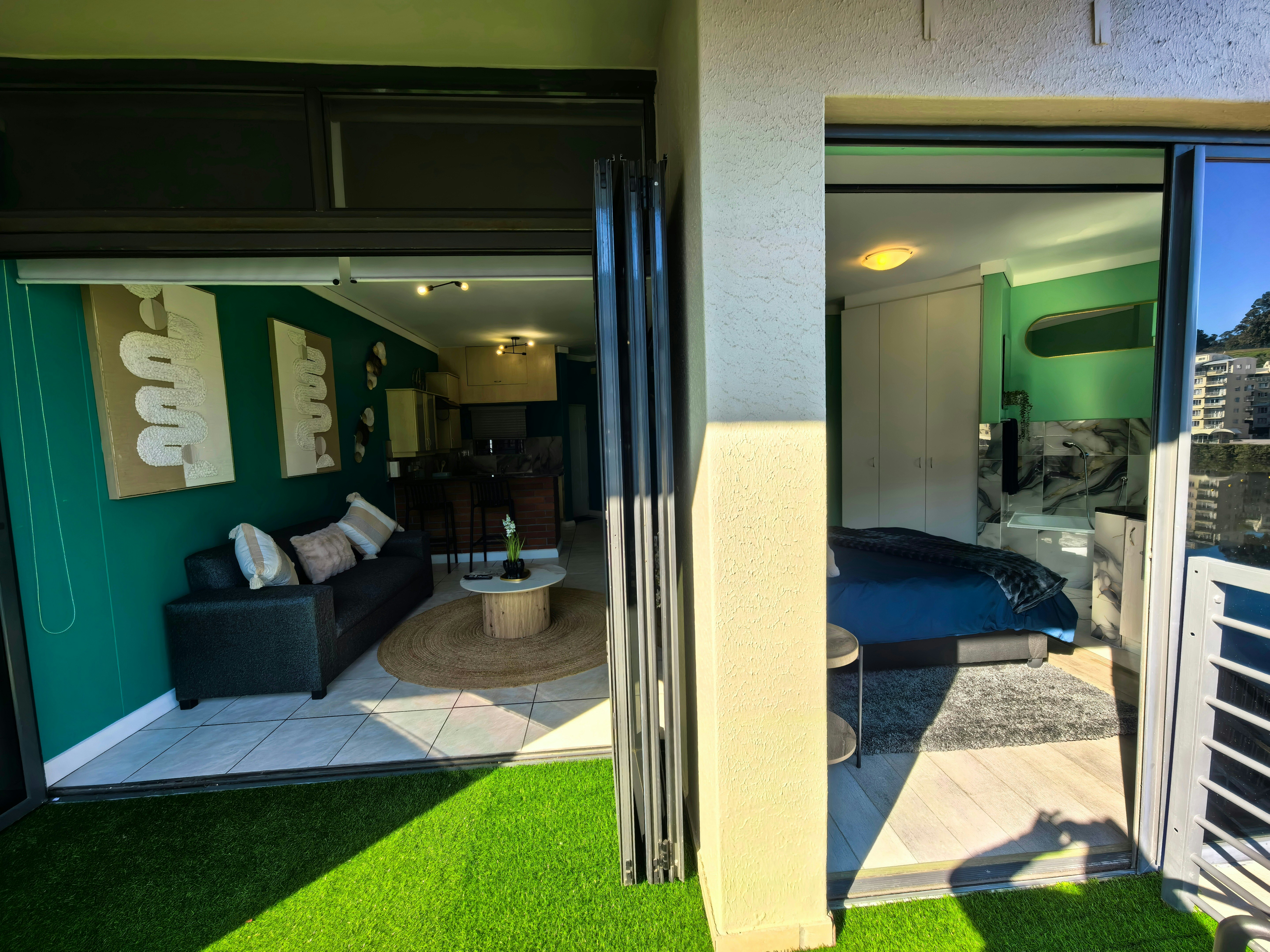 Stunning Lake View Apartment image no 13 of 27