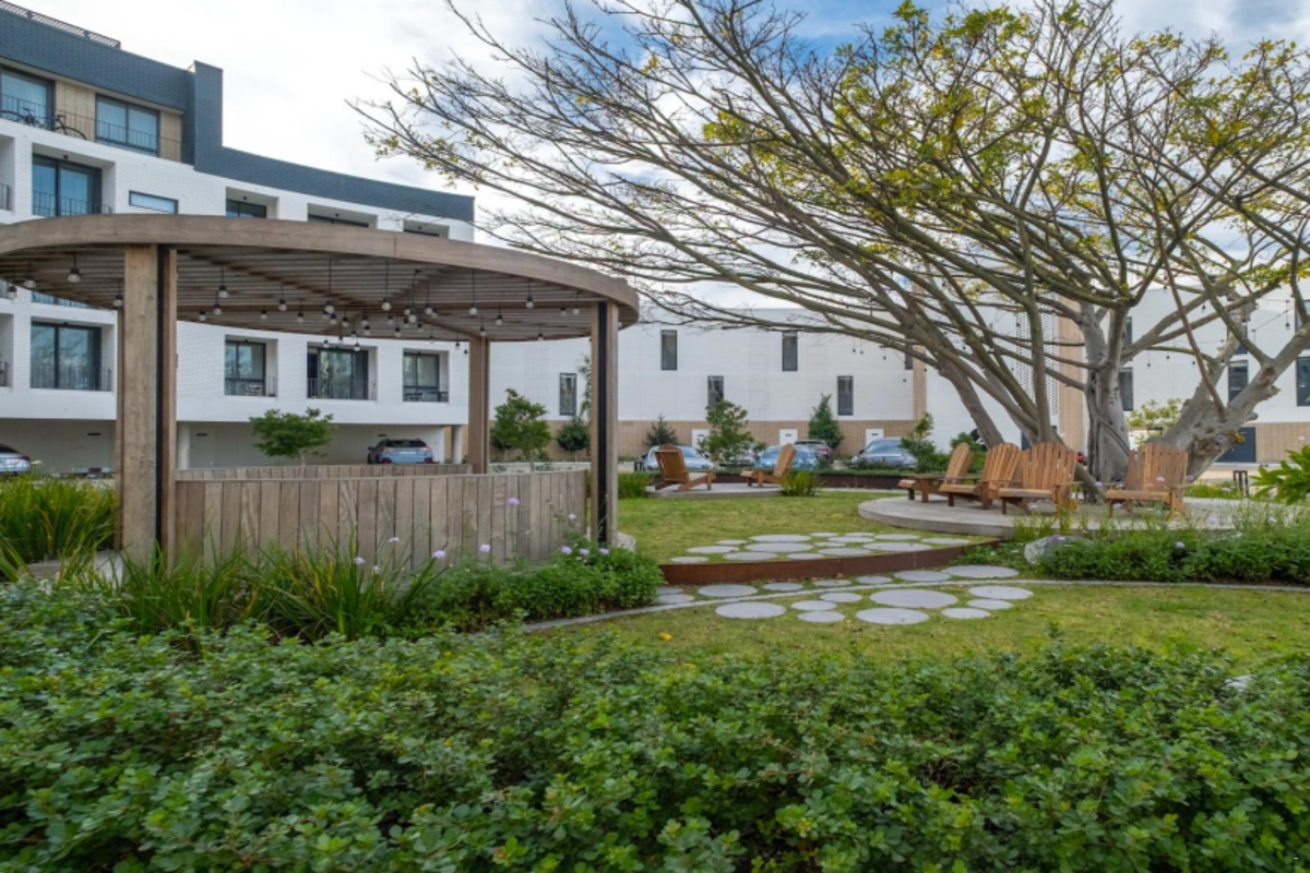 2 Bed Apartment – On Park Unit 315 image no 14 of 29