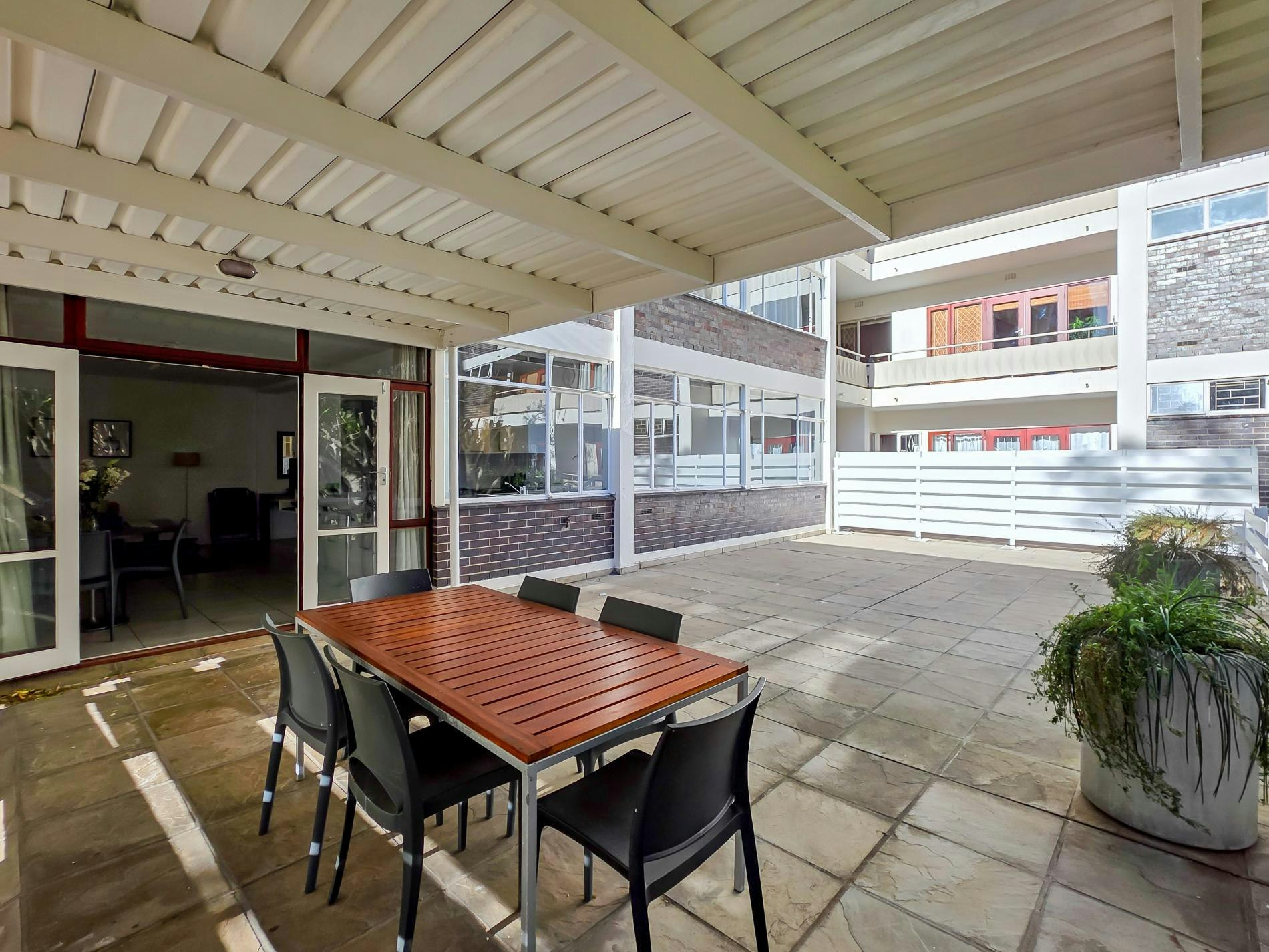 St Martini Gardens Patio Apartment image no 29 of 41