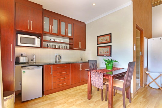 Southern Suburbs Accommodation at  | Viya