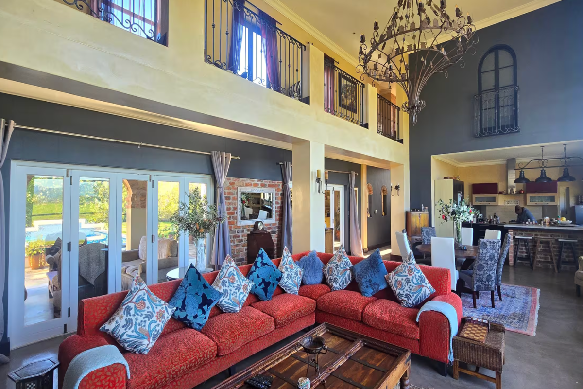 Sandmartins Luxury Villa image no 36 of 55