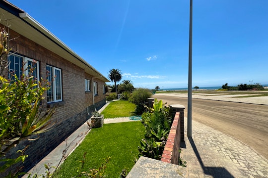 Twelve First Avenue Holiday Home