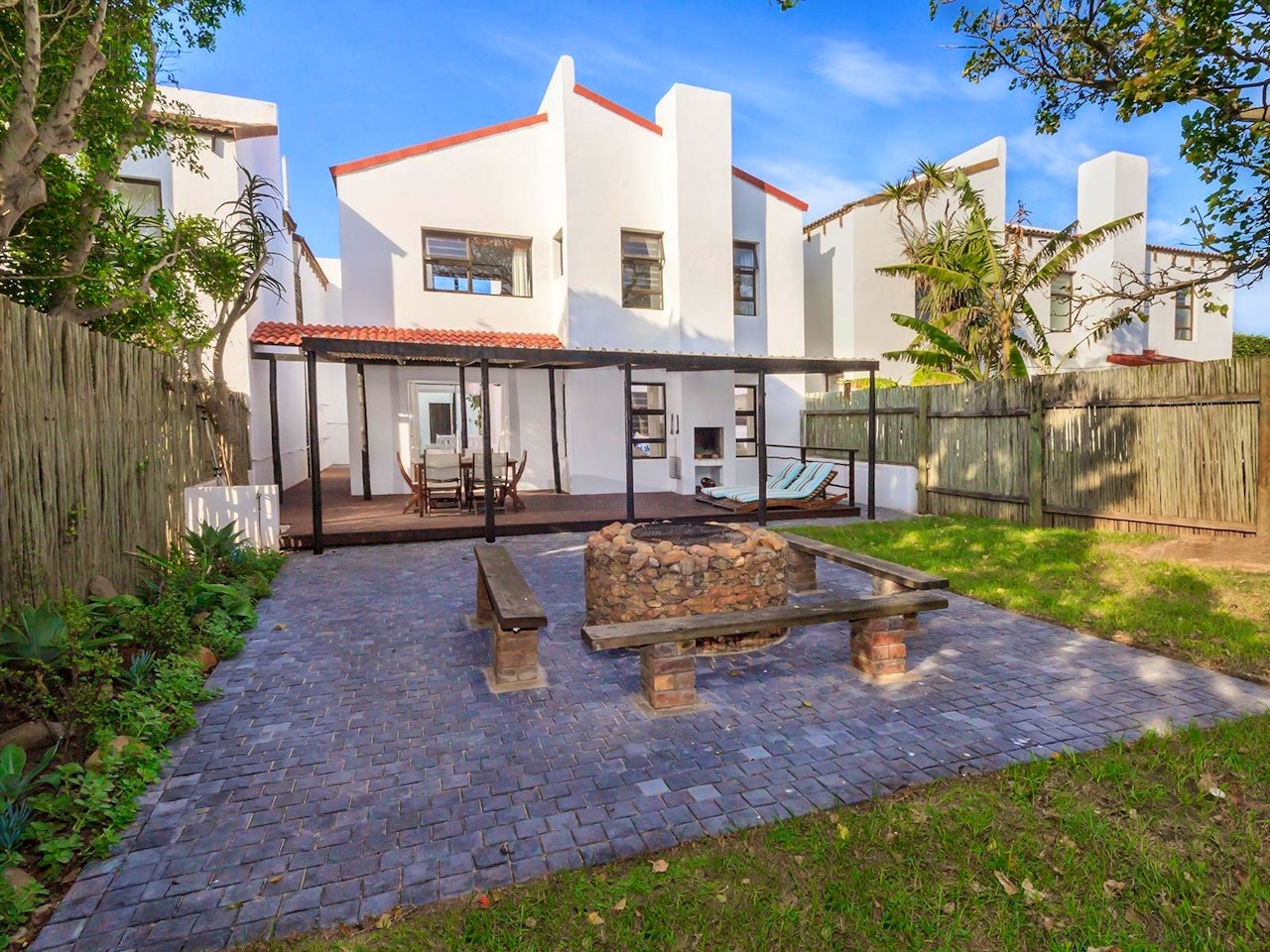 Jeffreys Bay Accommodation at  | Viya