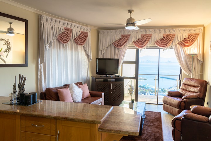 Mossel Bay Accommodation at Bar-t-nique Guest House | Viya