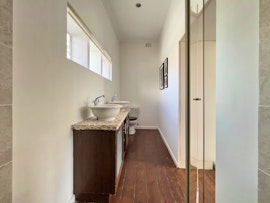 City Bowl Accommodation at Central Townhouse in Green Point | Viya