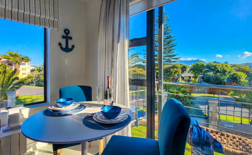 Bloubergstrand Accommodation at  | Viya