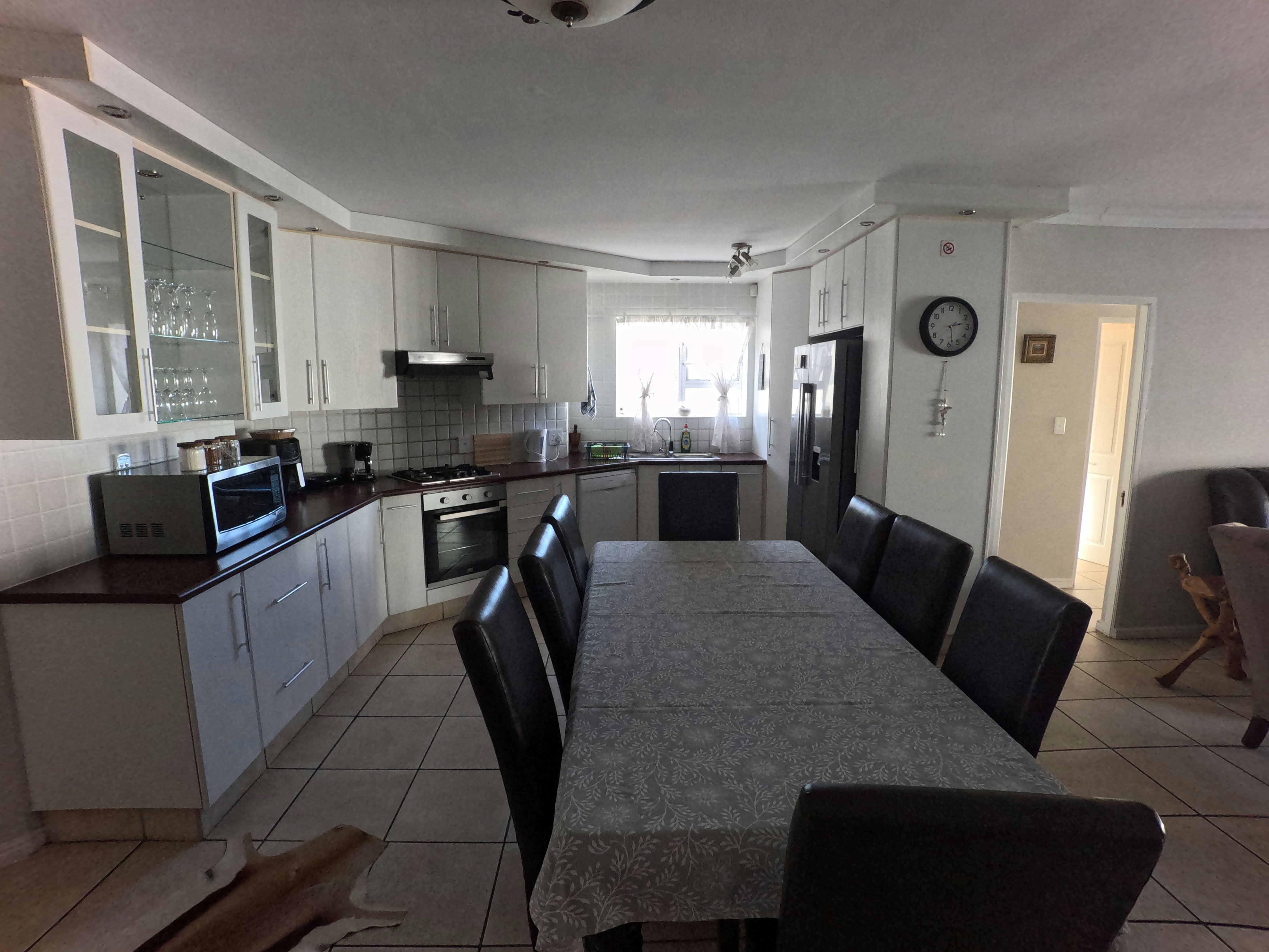 Marina Martinique Aruba Breeze Condo image no 16 of 37