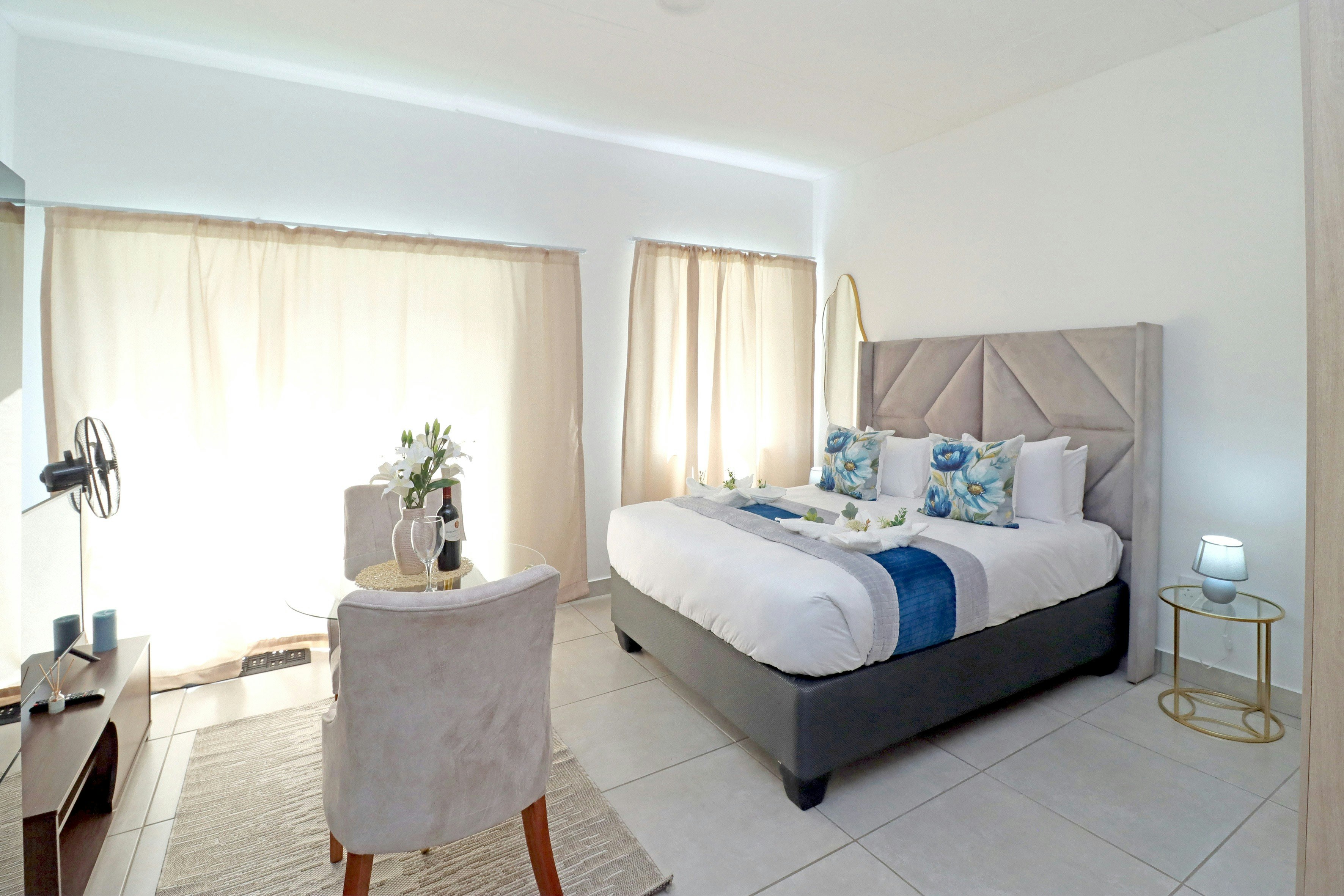 Elegant Studio in Illovo image no 5 of 38
