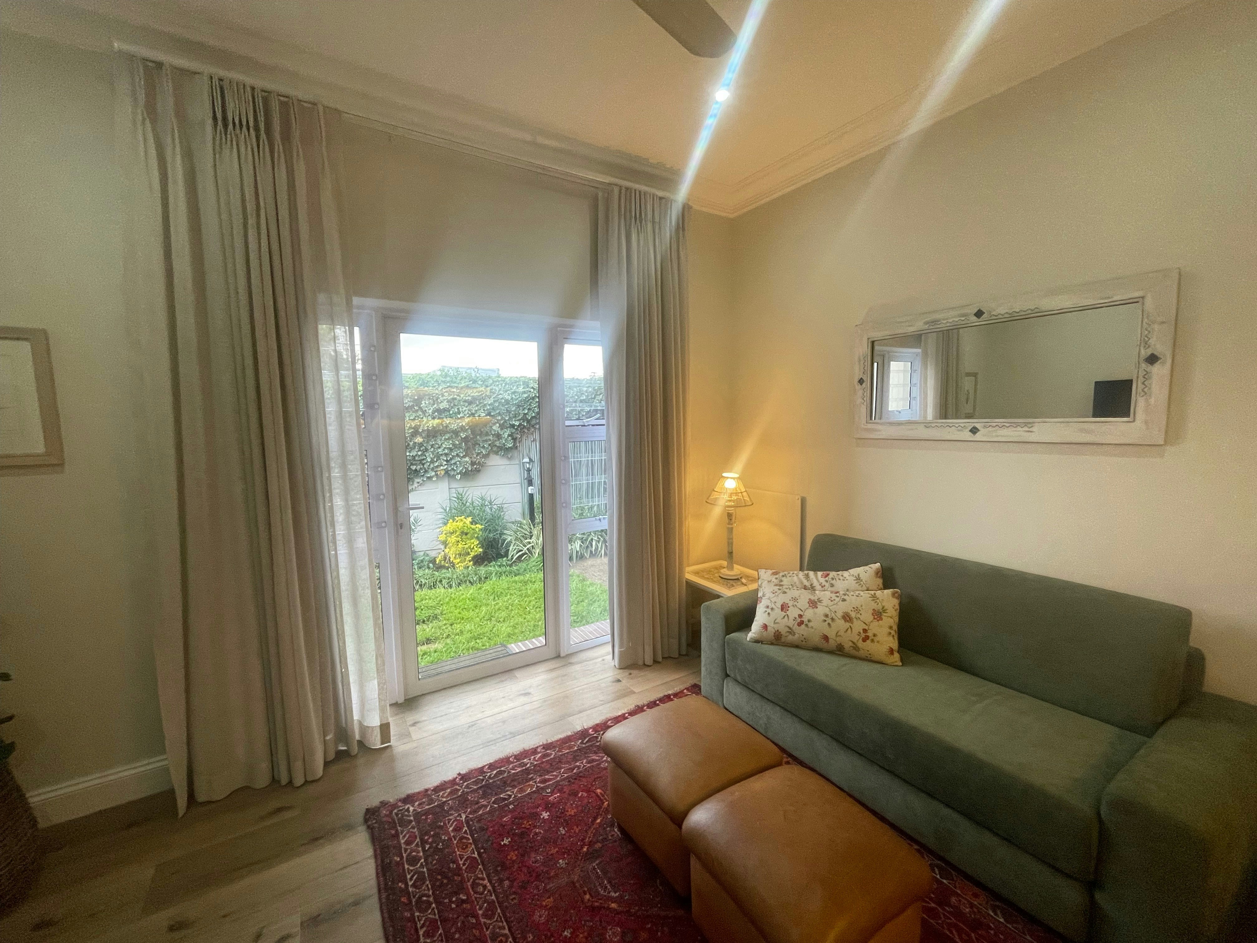 Elegant Garden Cottage in Upper Claremont image no 6 of 17