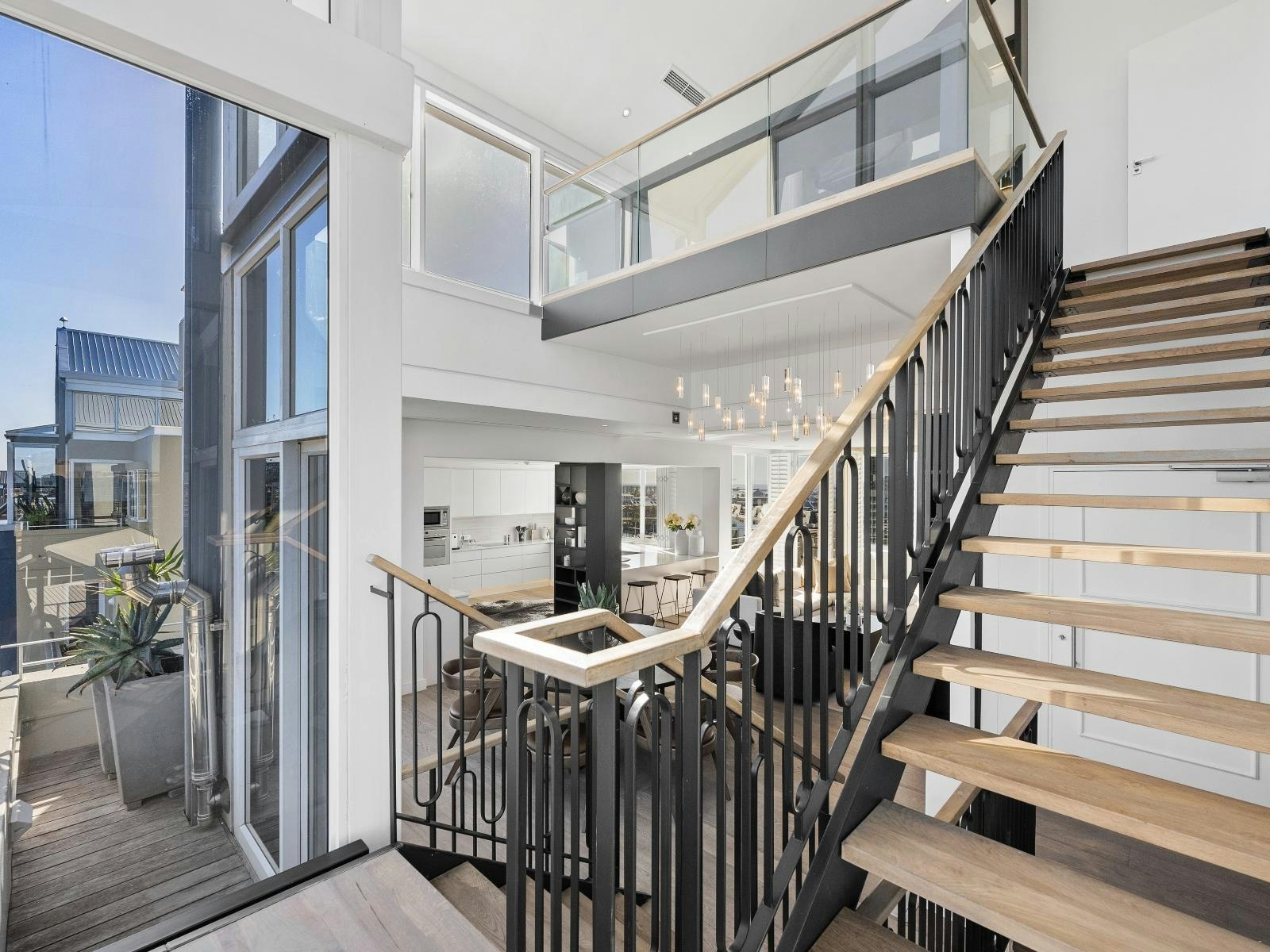 Mountain Marina - Three Bedroom Luxury Premier Penthouse 2 image no 10 of 17