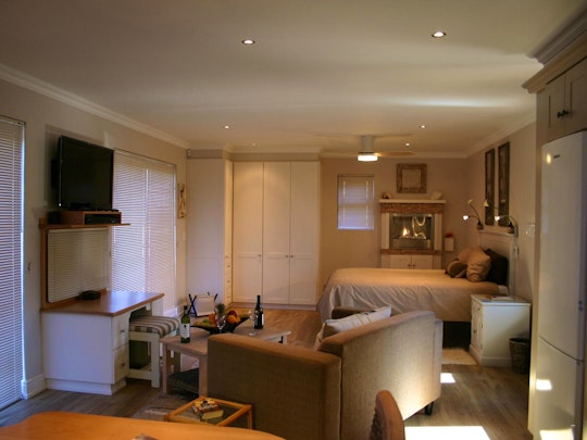 Southern Suburbs Accommodation at  | Viya