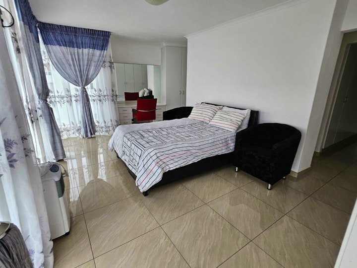 Cape Town Accommodation at Wavecrest 402 | Viya