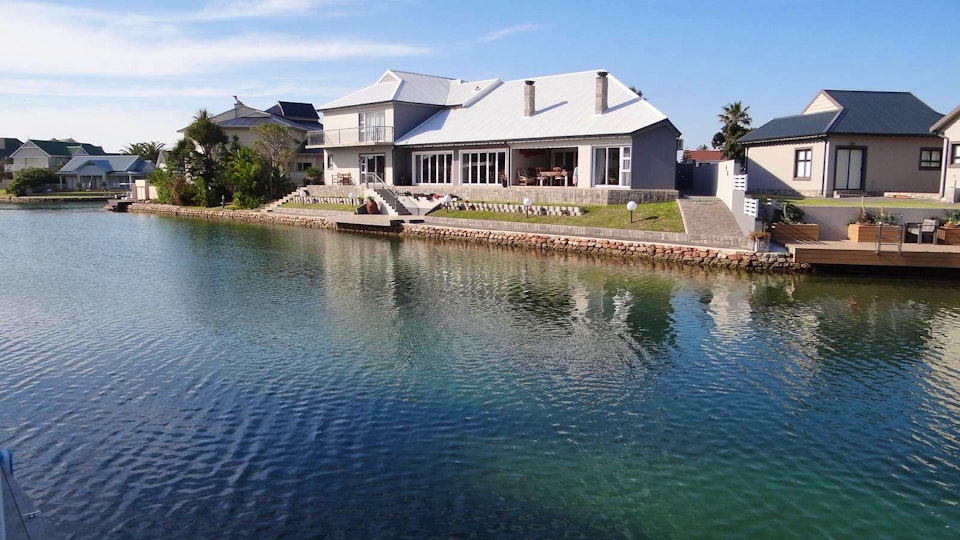 Jeffreys Bay Accommodation at  | Viya