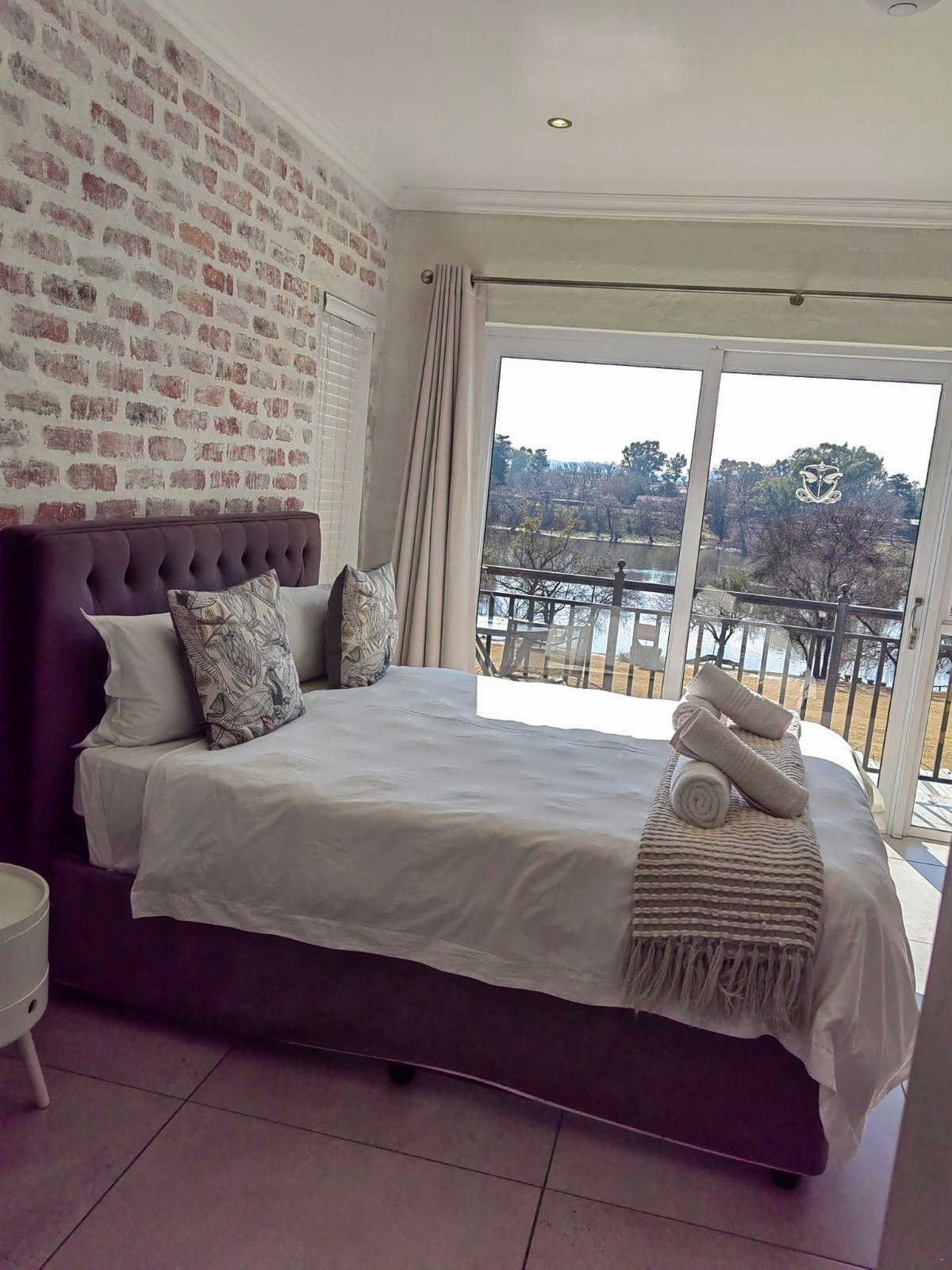 1110 Cote De Val Boutique Apartment image no 27 of 27