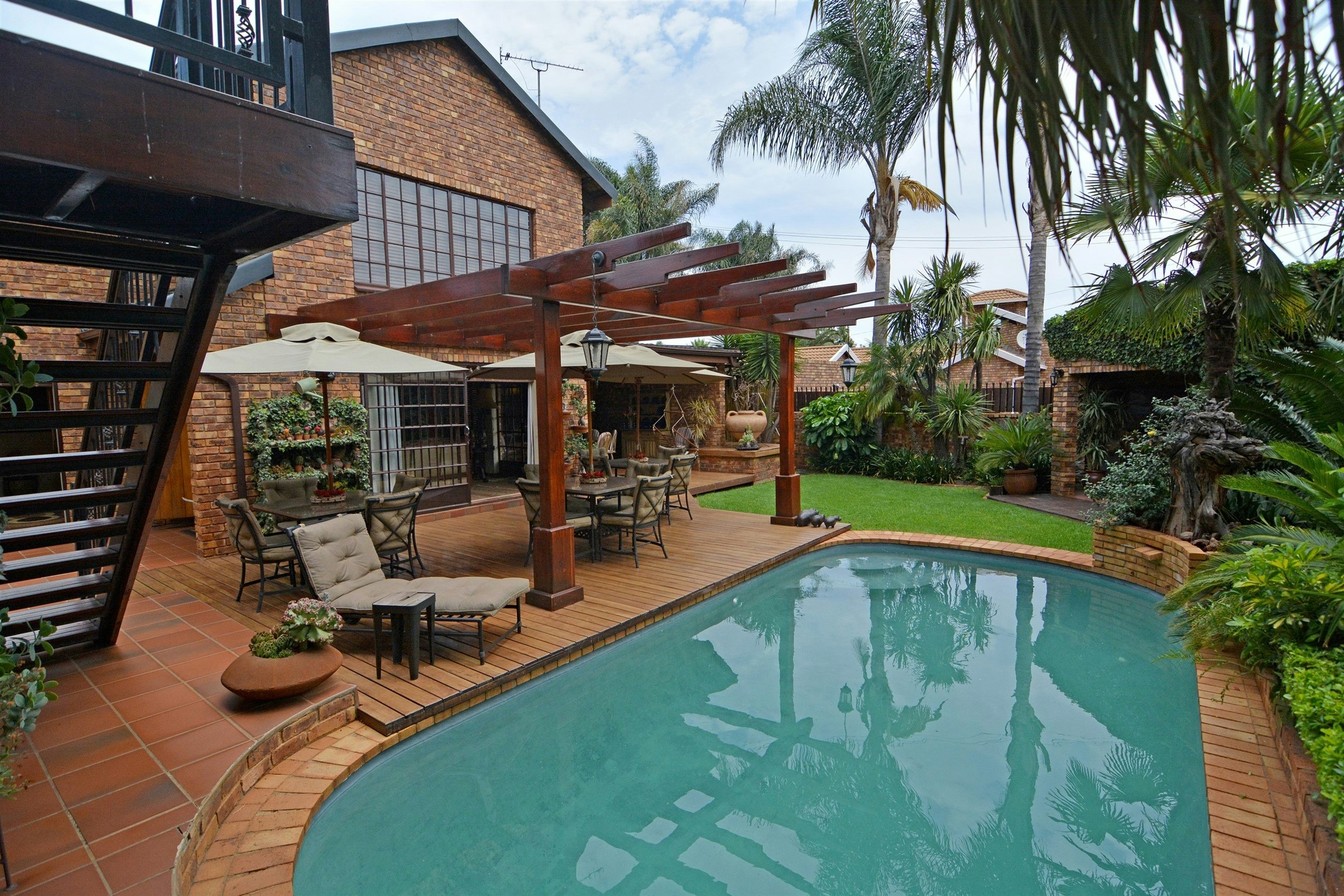 Africa House Accommodation image no 2 of 13