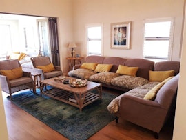 Hermanus Accommodation at 200 on 5th Street - V7 | Viya