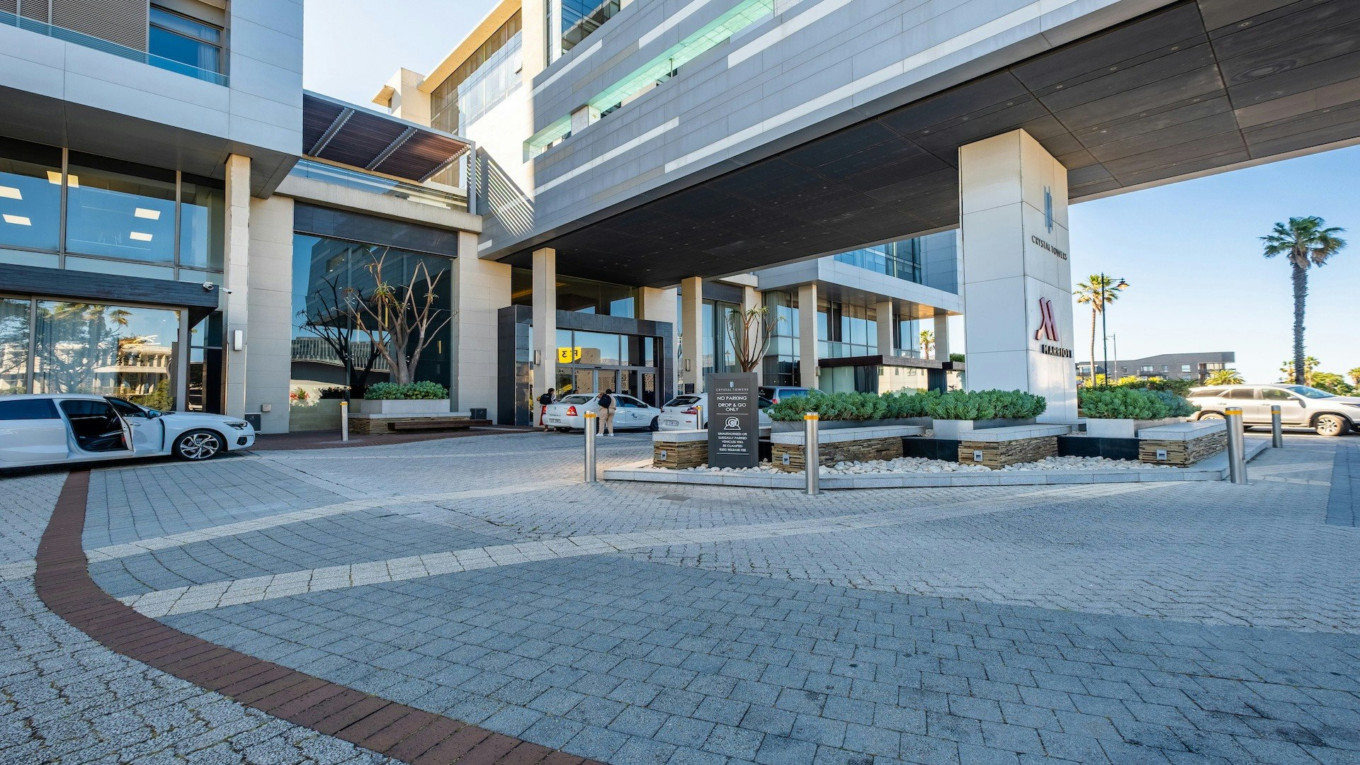 Crystal Towers Studio Apartment 310 image no 2 of 19