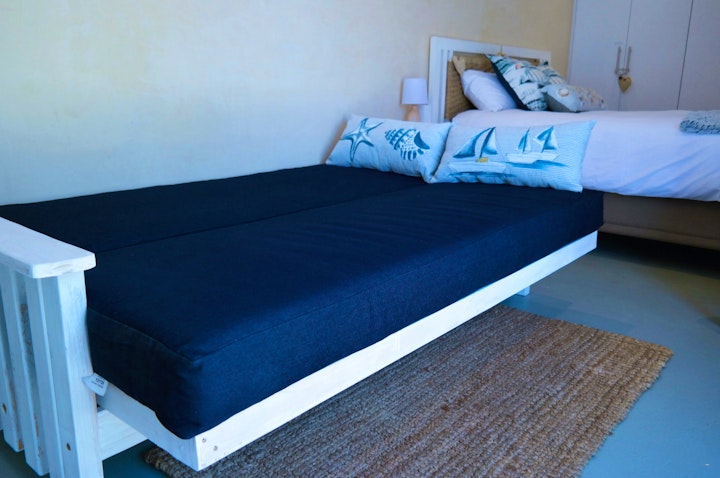 Cape Town Accommodation at Harold Inn | Viya