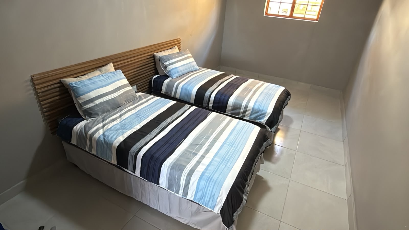 @10IXIA Upington image no 21 of 27