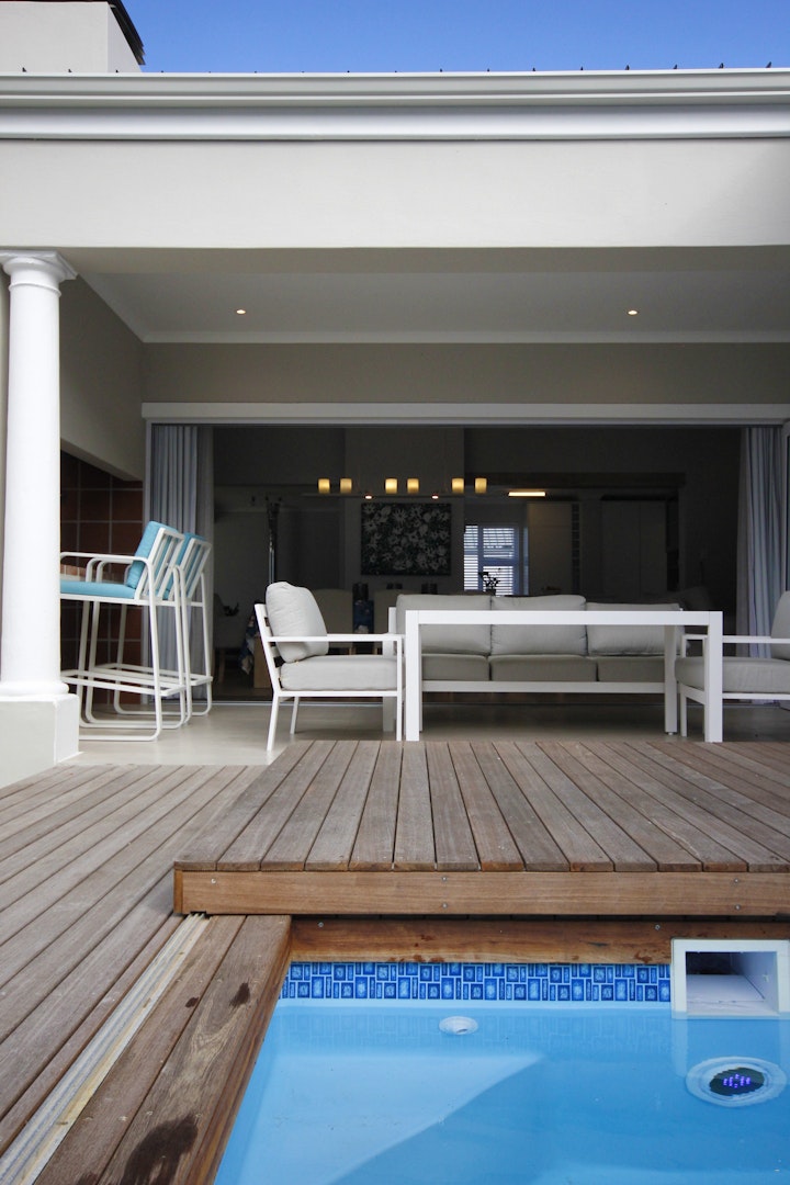 Western Cape Accommodation at Nuwe Lingen - Hermanus Eastciff Luxury Accommodation | Viya
