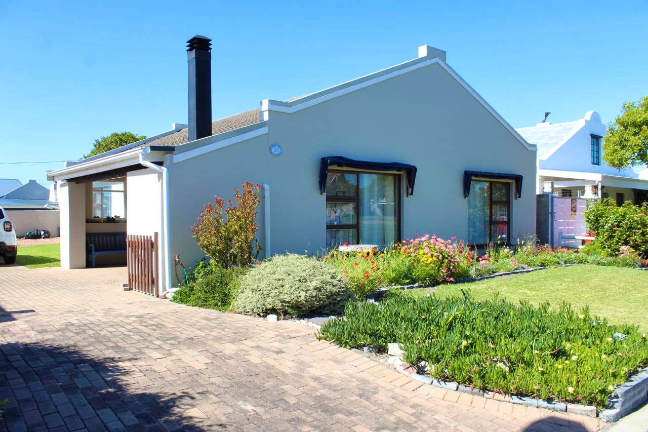 Hermanus Accommodation at  | Viya