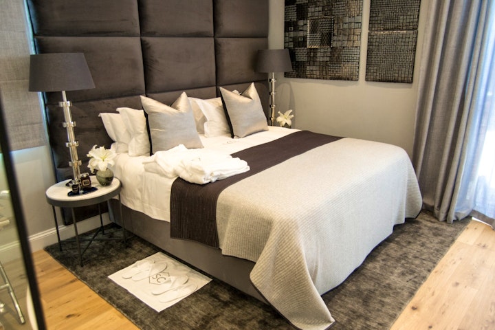 Cape Town Accommodation at Seacliff Apartment 1 | Viya