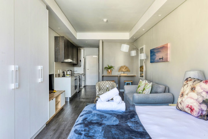 Cape Town Accommodation at Mountain View Trendy Apartment 710 | Viya
