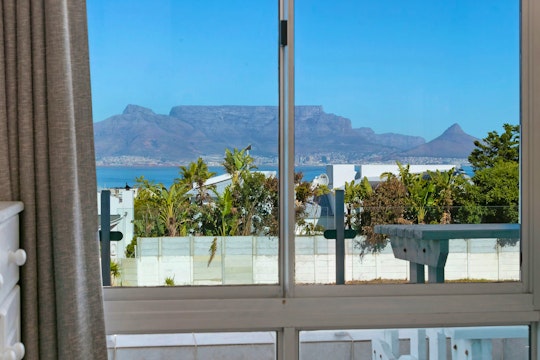 Bloubergstrand Accommodation at  | Viya