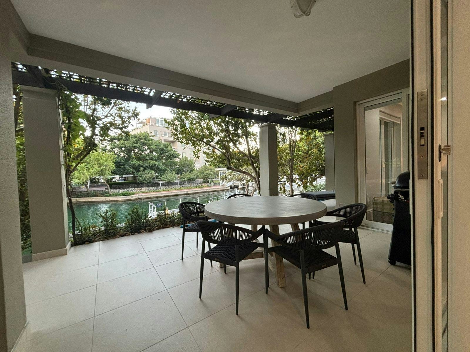 Mountain Marina - Three Bedroom Premier 8 image no 1 of 16