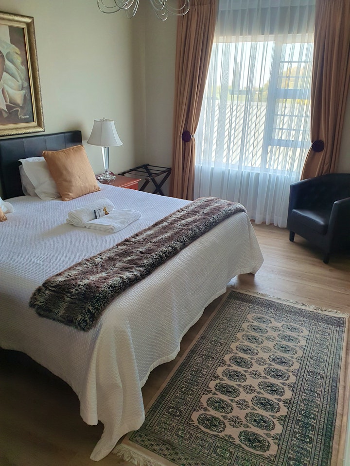 Naval Hill Accommodation at Bayswater Lodge | Viya