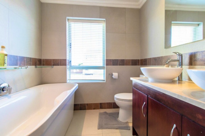 Western Cape Accommodation at JoJo Villa | Viya