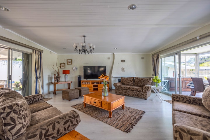 Garden Route Accommodation at Close to Beach | Viya