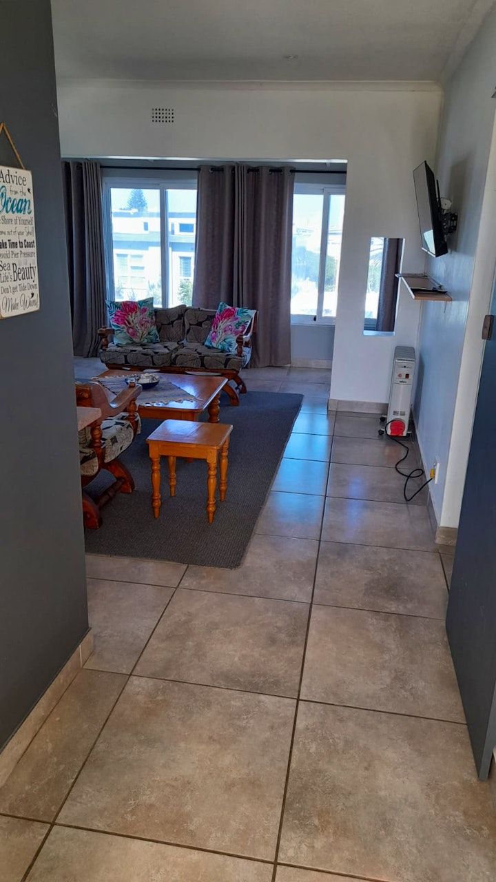 Cape Town Accommodation at 8 on Penguin | Viya