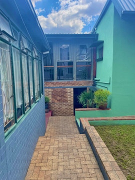 Randburg Accommodation at Timebridge Mansion | Viya